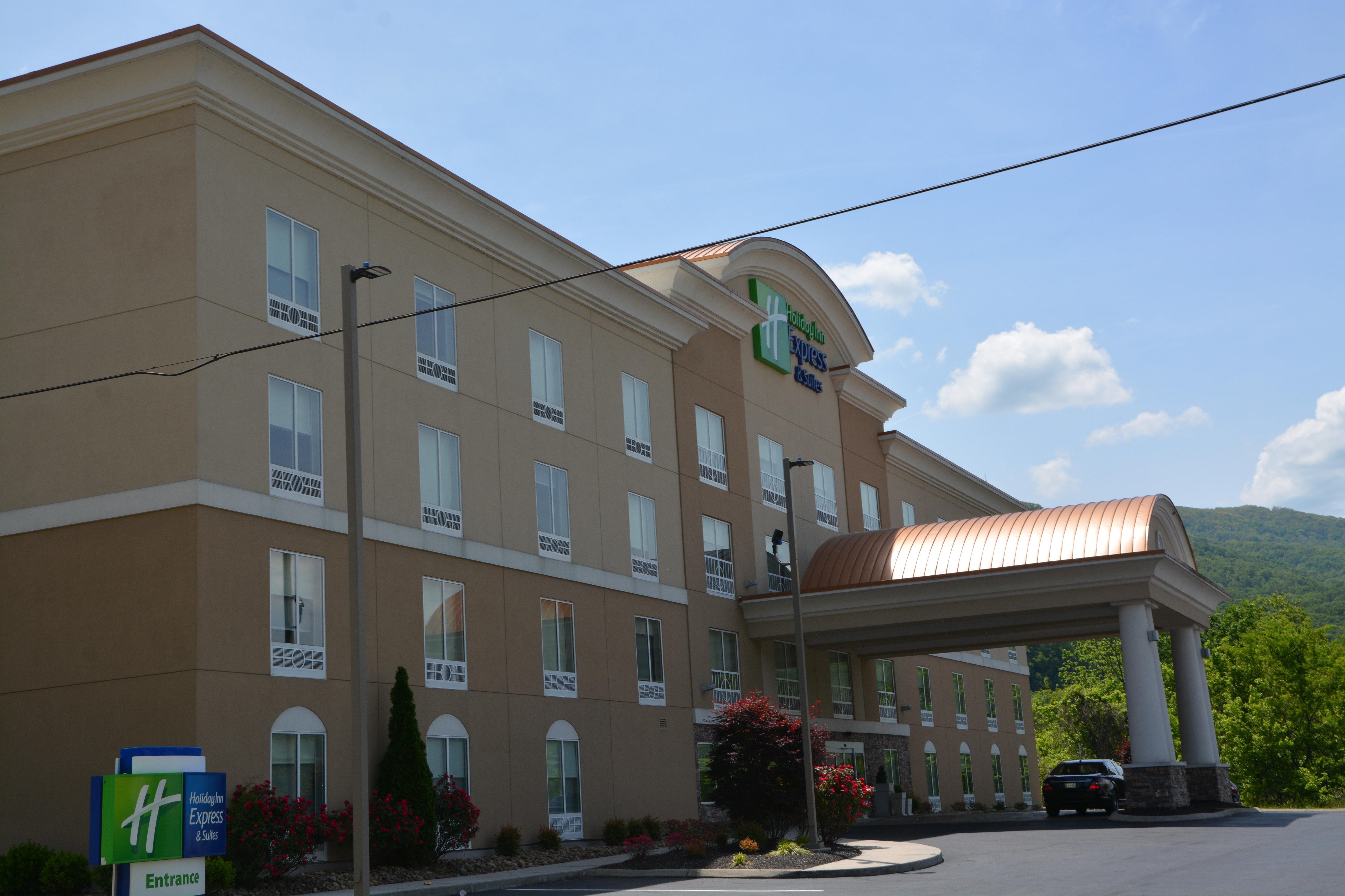 Holiday Inn Express & Suites Caryville By Ihg Exterior foto