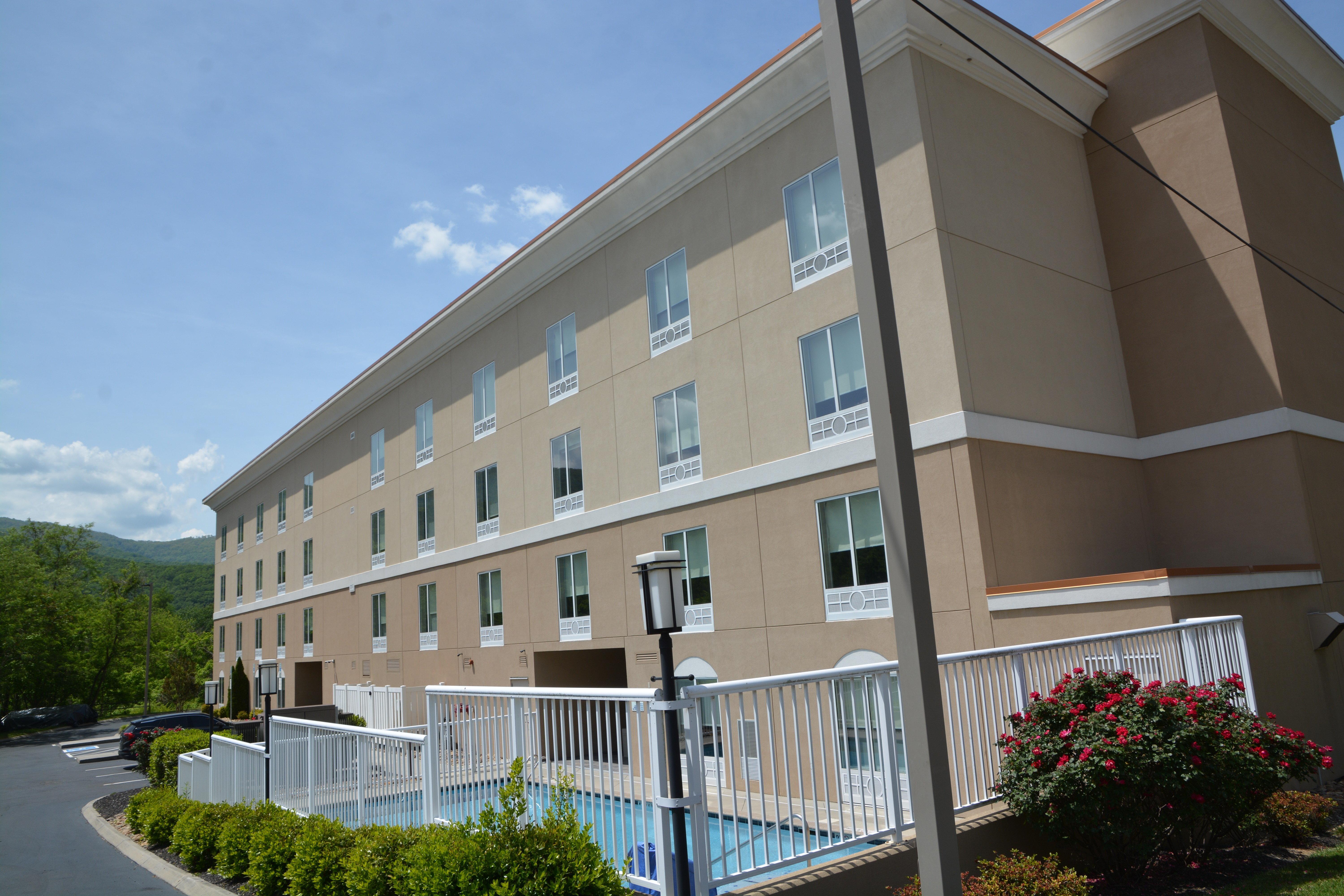 Holiday Inn Express & Suites Caryville By Ihg Exterior foto